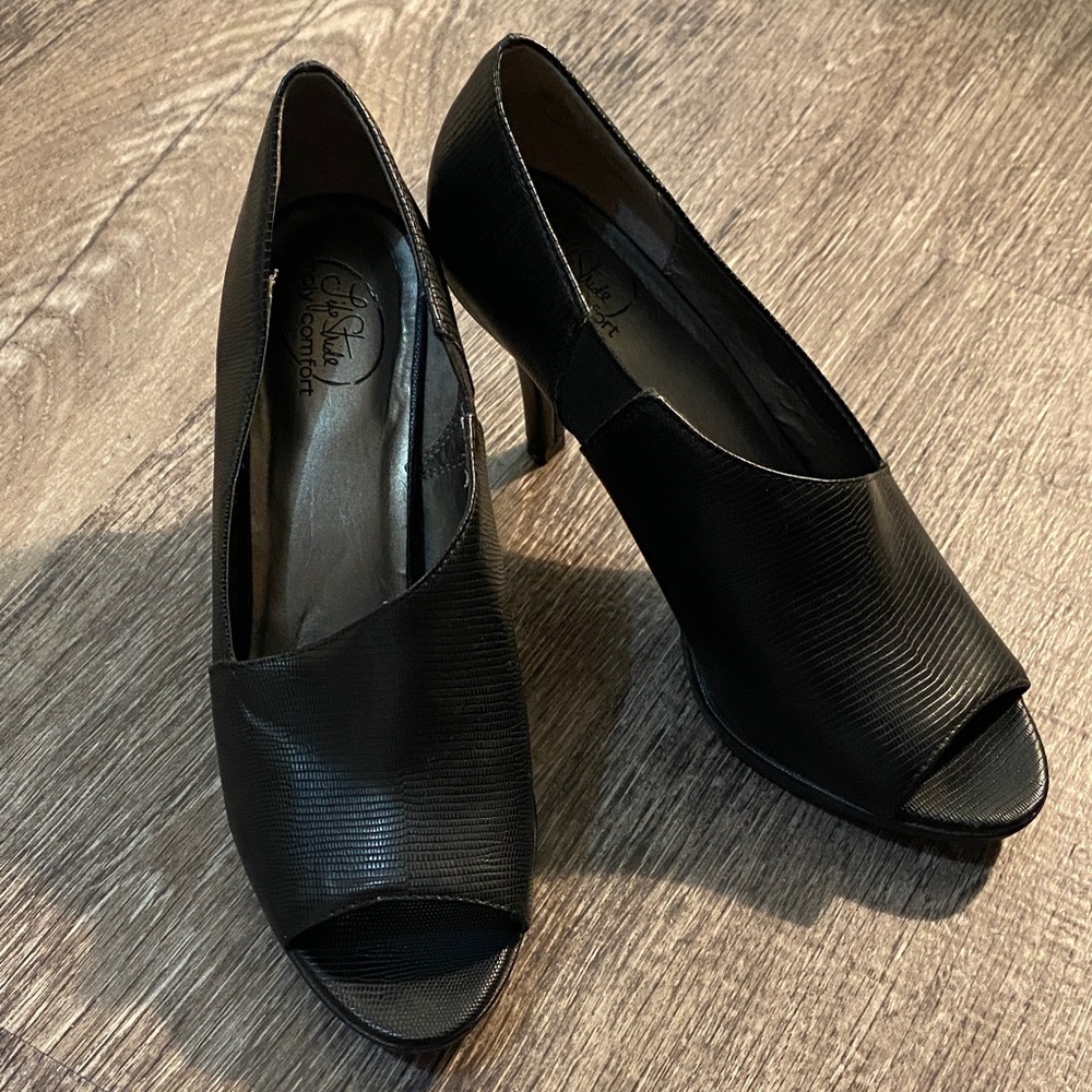 Elegant Black Peep-Toe Heels